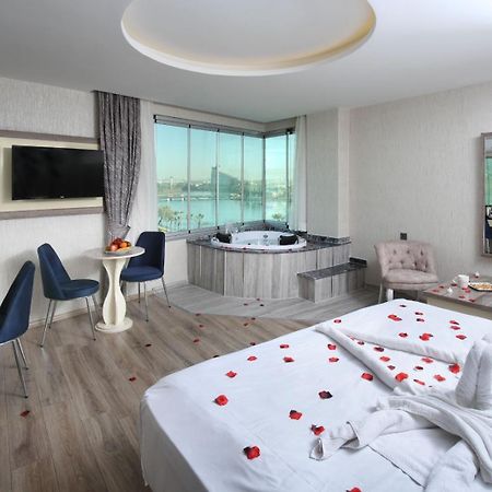 Adana Taskoeprue Hotel Exterior photo