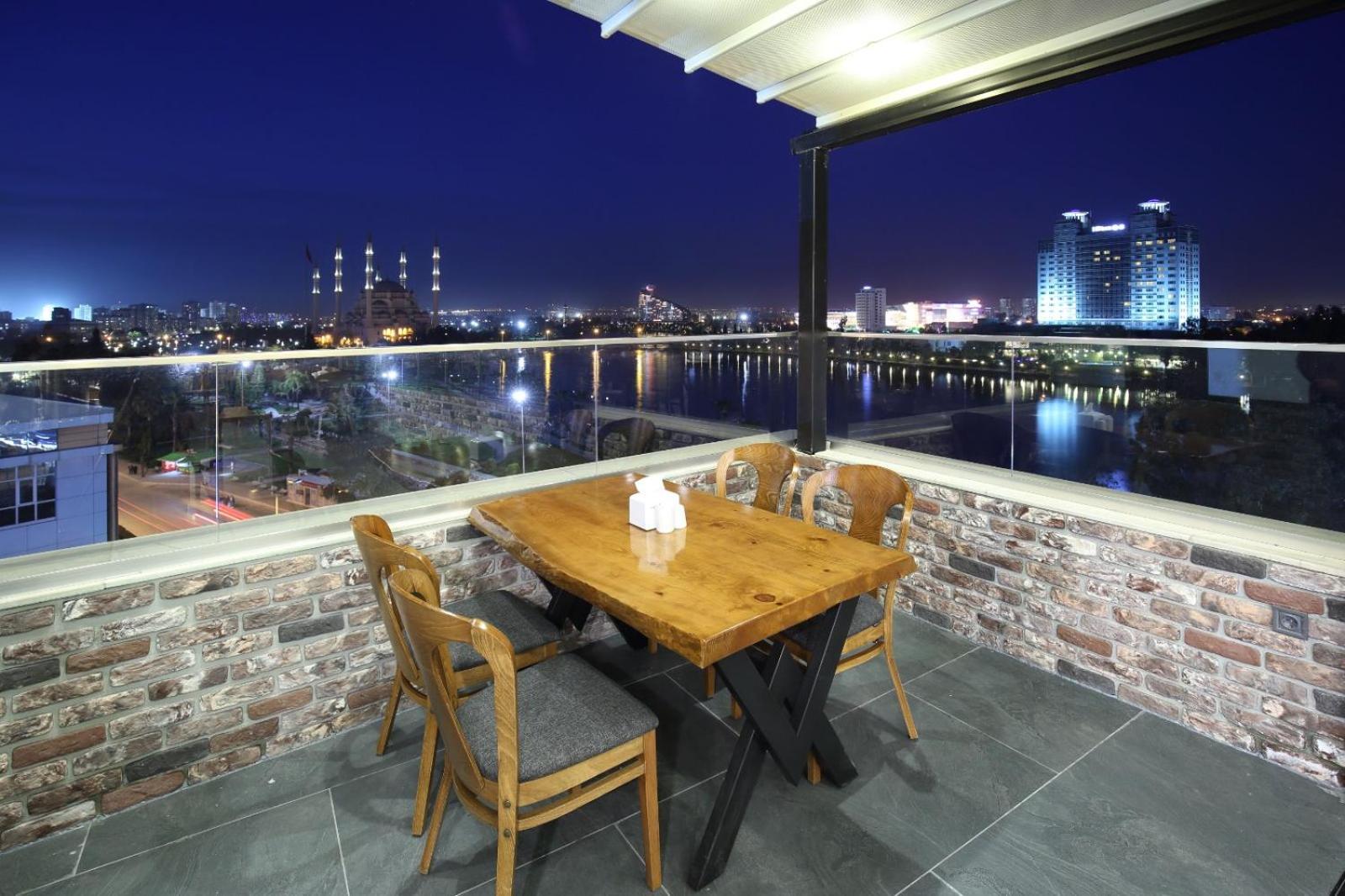 Adana Taskoeprue Hotel Exterior photo
