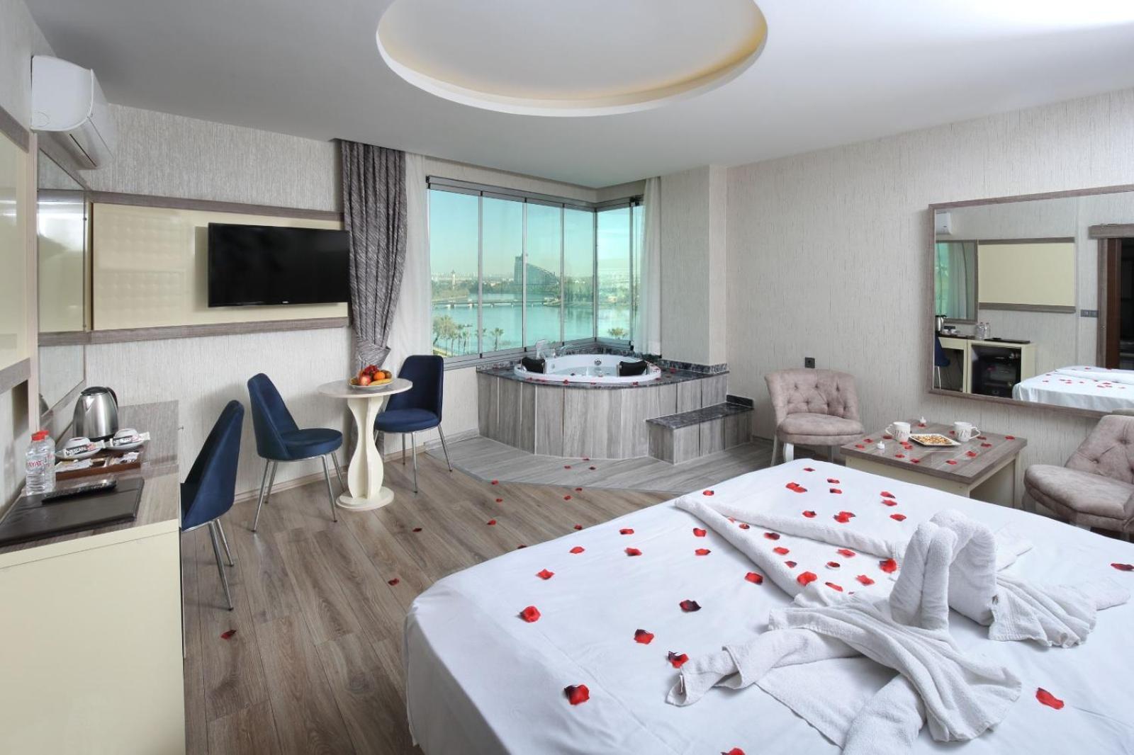 Adana Taskoeprue Hotel Exterior photo